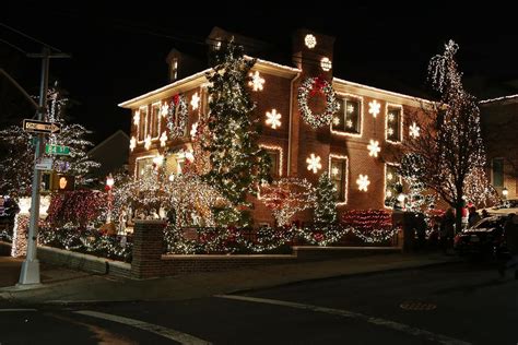 Collection by don felker • last updated 2 weeks ago. 22 Best Christmas Yard Decorations That Will Make Your ...