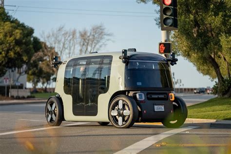 Watch Amazons Self Driving Car Shuttles People On Public Roads For