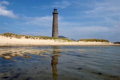 Denmark, country occupying the peninsula of jutland, which extends northward from the center of continental western europe, and an archipelago of more than 400 islands to the east of the peninsula. Ein Leuchtturm in Skagen, Dänemark Foto & Bild | europe ...