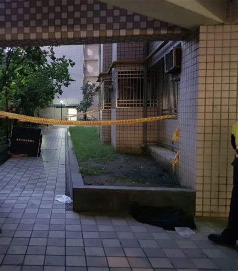 20,374 likes · 5 talking about this. 北市驚傳國中生墜樓死亡 警方偵辦中 - 臺北市 - 自由時報電子報