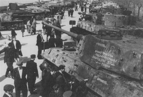 Captured Tiger 2 Tank In Russia King Tiger Belonged To The Schwere