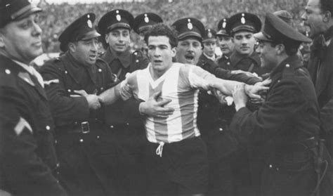 La resolución llevó la firma, entre otros, del presidente de la afa, claudio tapia, y del secretario general de faa, sergio marchi. Día del Futbolista Argentino