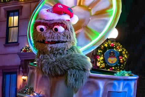 Oscar The Grouch In Sesame Street Christmas Parade At Seaworld 31