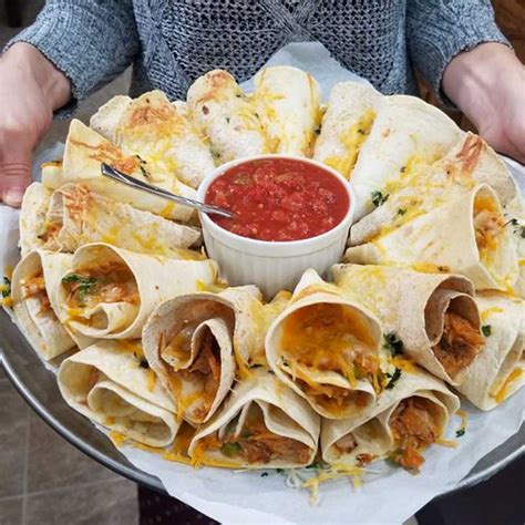 Spread thick layer on ring. Blooming Quesadilla Ring