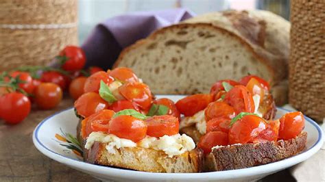 Cro Tons Au Fromage P Te Molle Et Tomates Cerises Une Pr Paration Aussi Simple Que Bonne