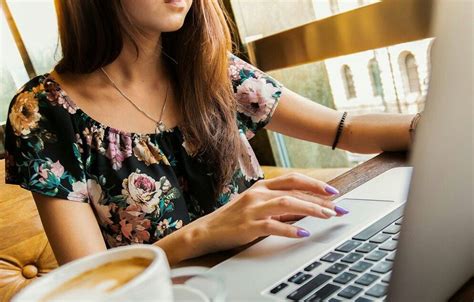 5 pekerjaan freelance yang cocok bagi pelajar cuma modal laptop