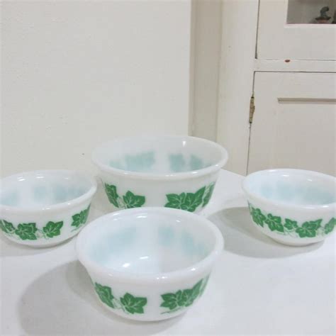 Bowls Hazel Atlas Green Ivy Vintage Set Of 4 Milk Glass Etsy Milk