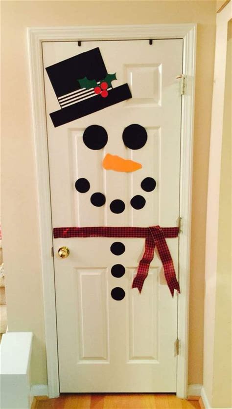 34 Christmas Door Decoration Ideas Mrs To Be