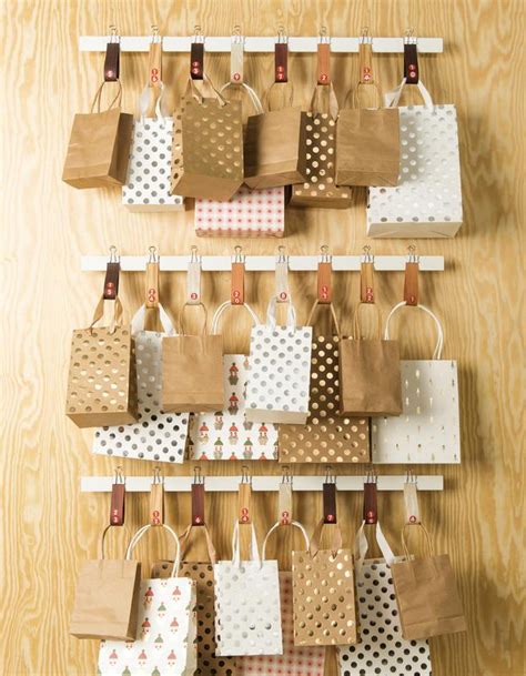 Sie wollen den adventskalender selbst basteln, doch er muss sich zugleich in ihr innendesign gut einschreiben? Papiertüten Adventskalender selber machen » Gratis ...