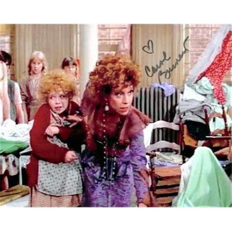 Autograph Warehouse 465303 8 X 10 In Annie Actress Miss Hannigan No