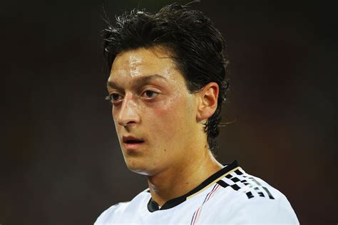 Republika.co.id 7 jam yang lalu agung sasongko. STEREO CIPOLLA: Mesut Özil --> Real Madrid