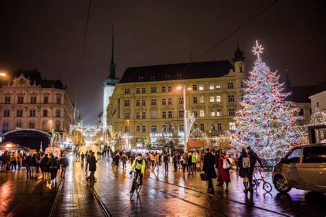 Vánoční Trhy V Brně Letos Budou Návštěvníci Nepřijdou O Vánoční Stromy