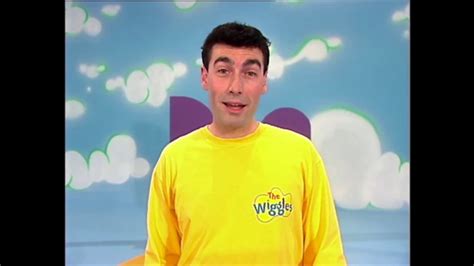 The Wiggles Here Comes A Bear 1998 Youtube