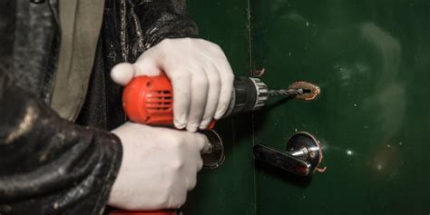 Unlock sentry safe without a key. 6 Ways To Unlock A Door Without A Key