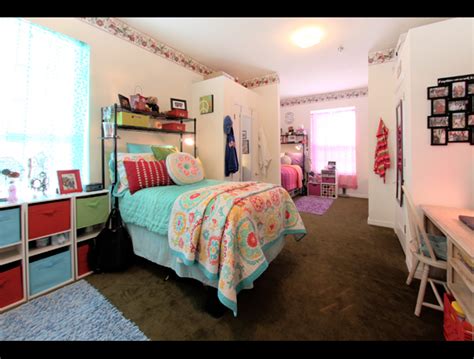 Dormsforgators Spacious Triple In Luxurious Ivy House Cool Dorm Rooms Ivy House Dorm Room