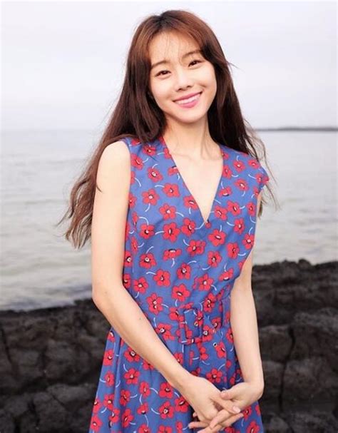 For faster navigation, this iframe is preloading the wikiwand page for 이시원. '뇌섹녀 등극' 이시원, '얼굴+몸매' 다 되는 일상