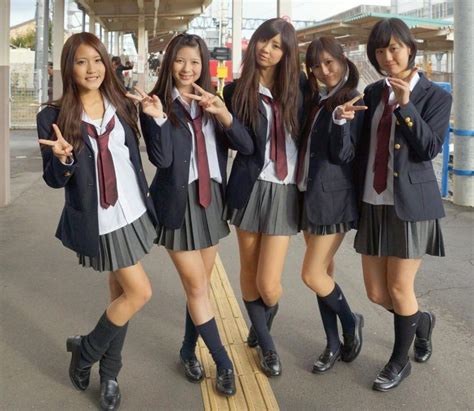 画像一緒に混ざりたい女子高生の集合写真 School Girl Costume Preety Girls School Girl Free Download Nude Photo