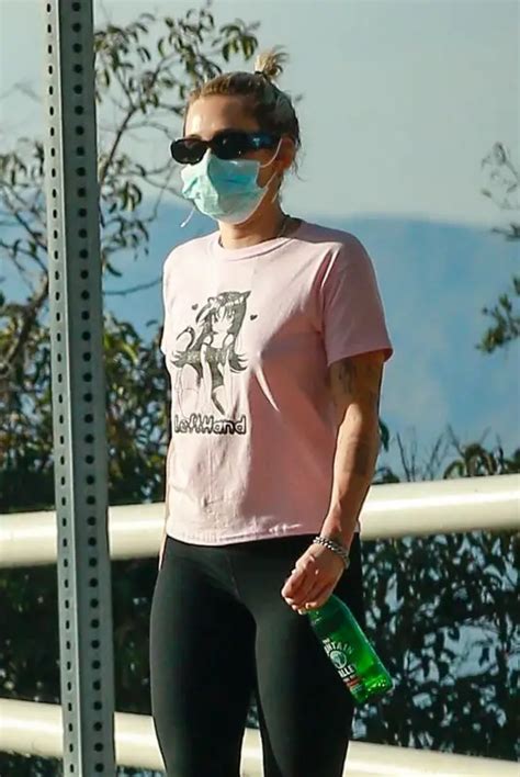 Miley Cyrus Out Hiking In Los Angeles 04302021 Hawtcelebs