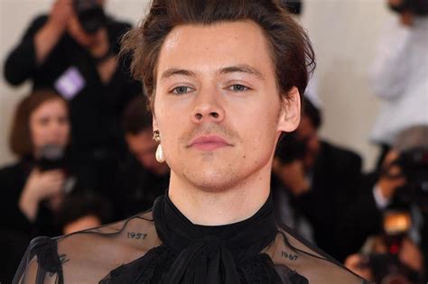 Harry Styles Announces New Album Fine Line Coming Late 2019 The Independent