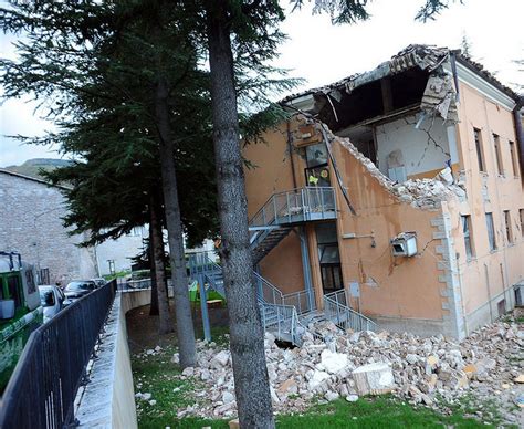 Terror In Italy Two Earthquakes Cause Devastation In Central Italy Daily Star