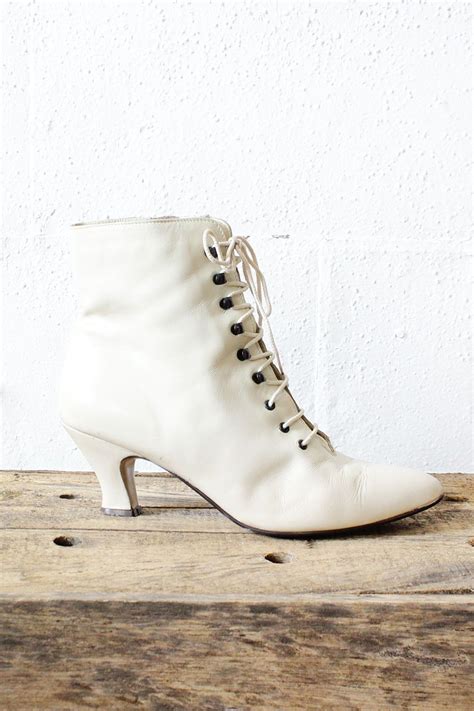 Cream Leather Granny Boots 9 • Vintage Victorian Inspired Pointed Toe