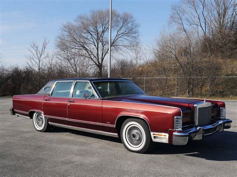The town car features a v8 engine and large exterior and interior dimensions. 1979 Lincoln Town Car | Midwest Car Exchange