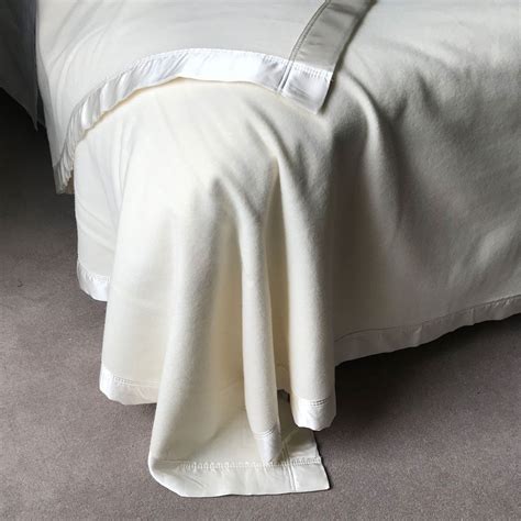 Cashmere And Merino Wool Mix Blanket With Pure Silk Satin Trim