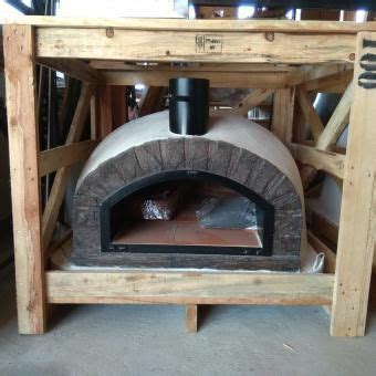 Mit hilfe der ausführlichen aufbauanleitung kann er selber aufgebaut werden. Pizzaofen für den Garten - Fertige Öfen - Kuppelofen.de in ...