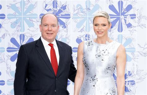 Charlène Et Albert De Monaco Rayonnants Au Gala De La Croix Rouge