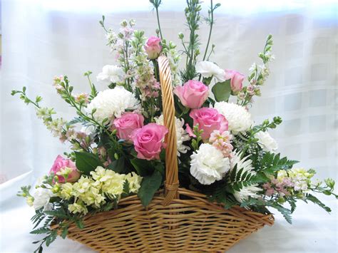20 Basket Flower Arrangement Ideas