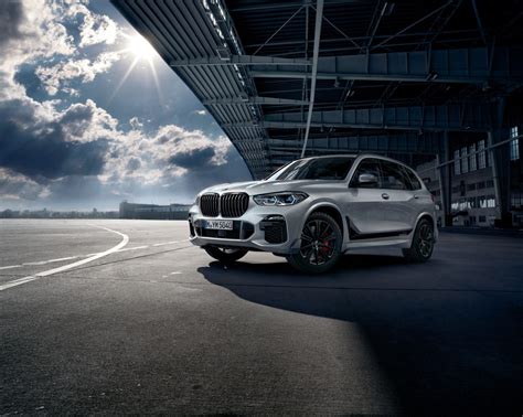 The bmw x5 gives shoppers many options throughout the buying process, and one of the most important is which of the three engines to choose. BMW strooit M Performance Parts over nieuwe X5 - Autoblog.nl