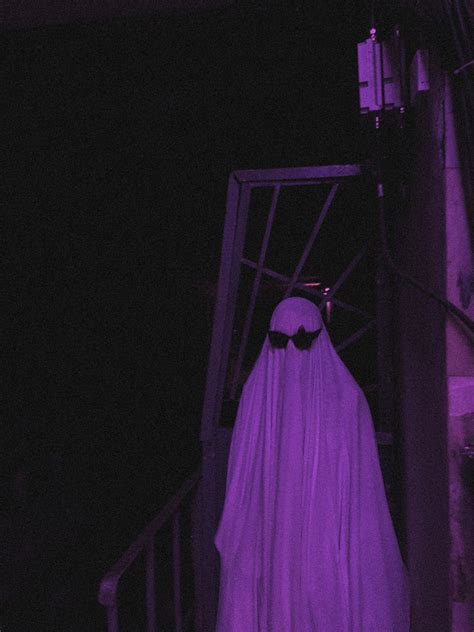 Happy Halloween Purple Wallpaper Phone Purple Aesthetic Ghost Pictures
