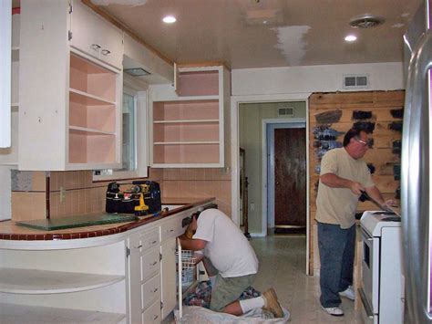 Kitchen remodels are always a great investment and can make a huge difference in your home. Steps to Remodeling Your Kitchen