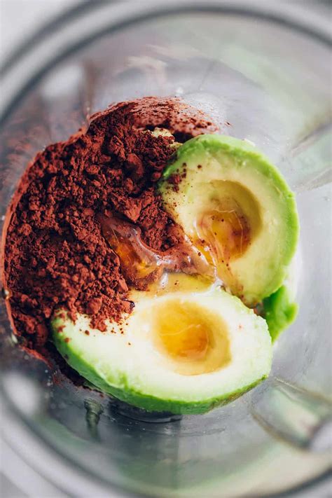 I'll even teach you how to freeze avocados. Healthy Vegan Avocado Chocolate Mousse Recipe | HelloGlow.co