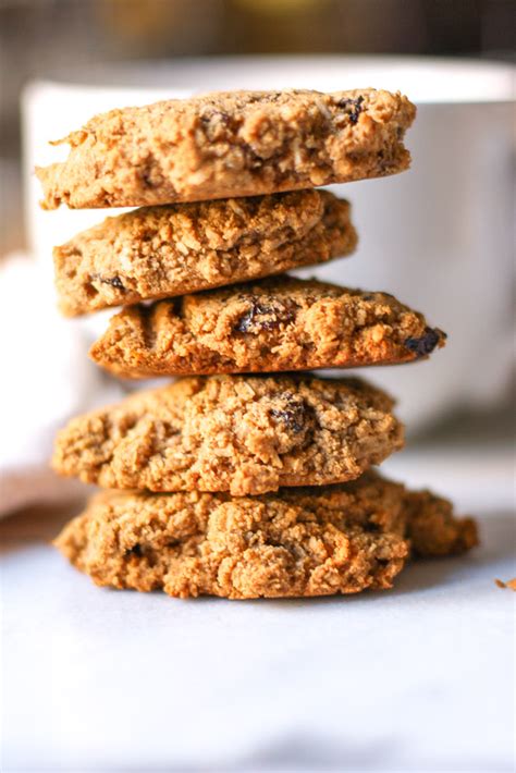Some of my favorite desserts like gingerbread cookies and sticky toffee pudding often include molasses. Grain-Free Oatmeal Raisin Cookies Recipe