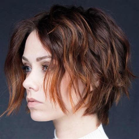 La moda del taglio dei capelli corti per la donna 2020 secondo i trend autunno inverno sono varie. Tagli capelli Corti inverno 2020: tendenze in 100 foto nel ...