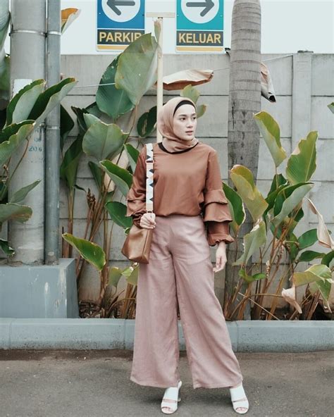 Maybe you would like to learn more about one of these? Contoh Baju Jahit Setelan Celana : Baju Model Terbaru ...