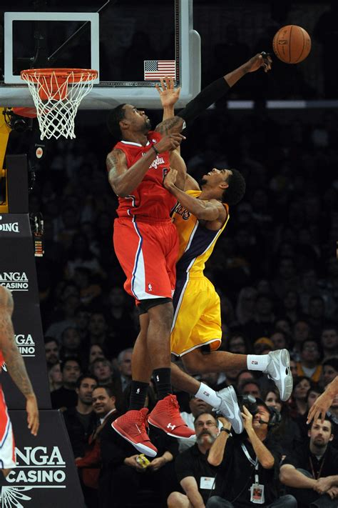 Chris paul hung out with kevin hart this weekend before the premiere of hart's new movie. DeAndre Jordan Gives Us Our First Poster Of The NBA Year ...