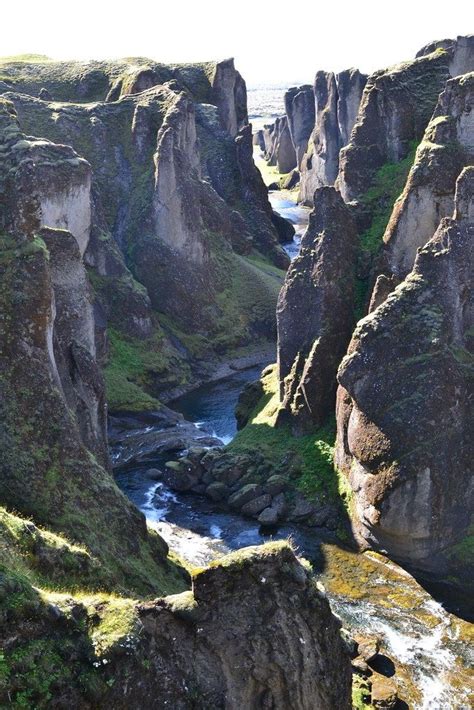 Fjaðrárgljúfur Est Sûrement Le Plus Beau Canyon Du Monde