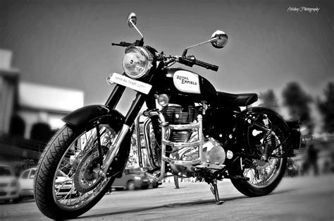 Watch 43 royal enfield bullet 350 images to know how bullet 350 really looks. ROYAL ENFIELD CLASSIC 350 BLACK HD PICS - Wroc?awski ...