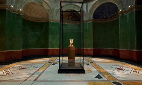 the bust of nefertiti in the neues museum berlin archaeology travel