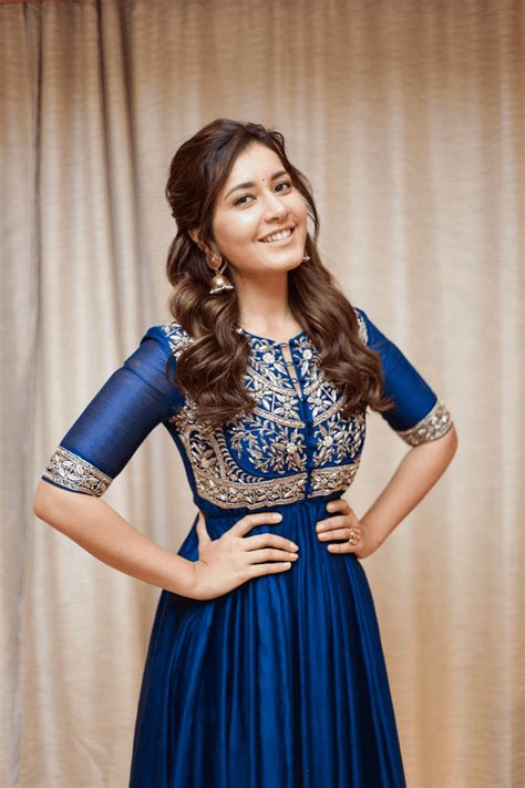 Actress Rashi Khanna Cute Gorgeous Pics