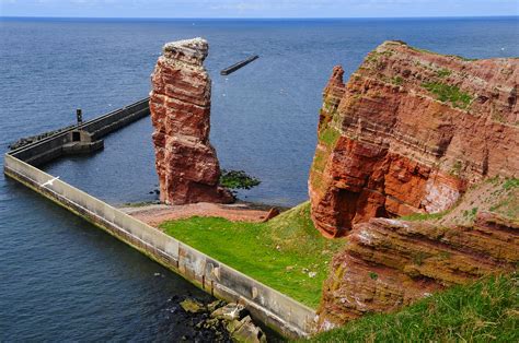 Its local name is nathurn stak (northern stack). Die Lange Anna von Helgoland Foto & Bild | landschaft ...