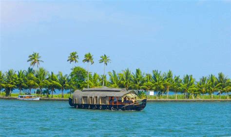 Kumarakom Backwater In Kerala Trip Houseboat Holidays Picnicwale