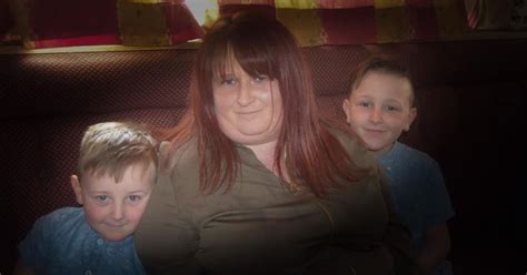 Mum Of Five Dies After Collapsing On The School Run With Mystery Illness Mirror Online