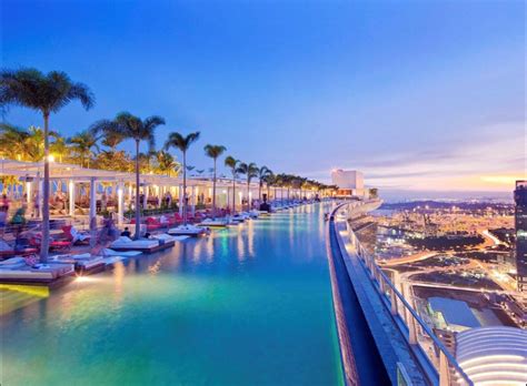 Marina Bay Sands o hotel da icônica piscina de borda infinita