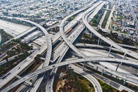 Hitting The Books How Los Angeles Became A Freewaytopia Engadget
