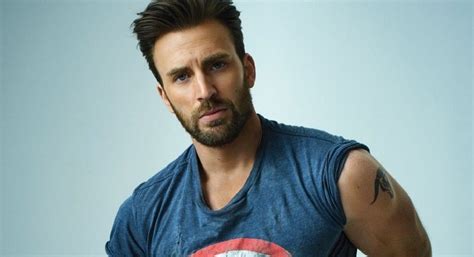 Christopher robert evans began his acting career in typical fashion: Chris Evans critica homofóbico que quer realizar Parada ...