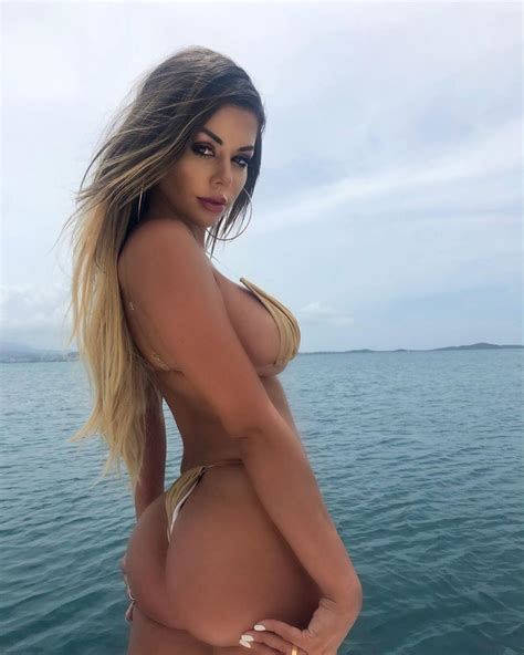 Juli Annee In Upskirt Nude And Sexy Photo Collection 2094