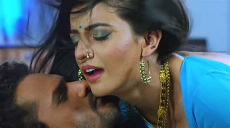 Akshara Singh Sexy Video Bhojpuri Actress Khesari Lals Naughty Dance Moves Will Make Your Go